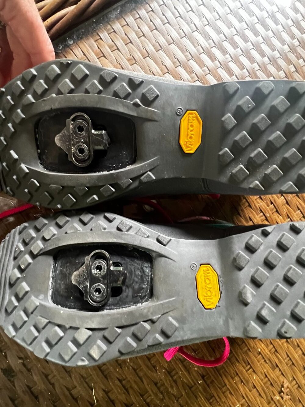 Cycling shoes for road, hybrid or mountain Bike